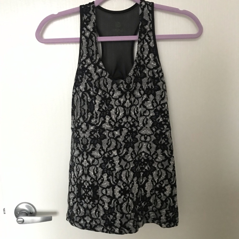 ❌SOLD❌ MARIKA Black & White Lace Print Tan L - Picture 1 of 4